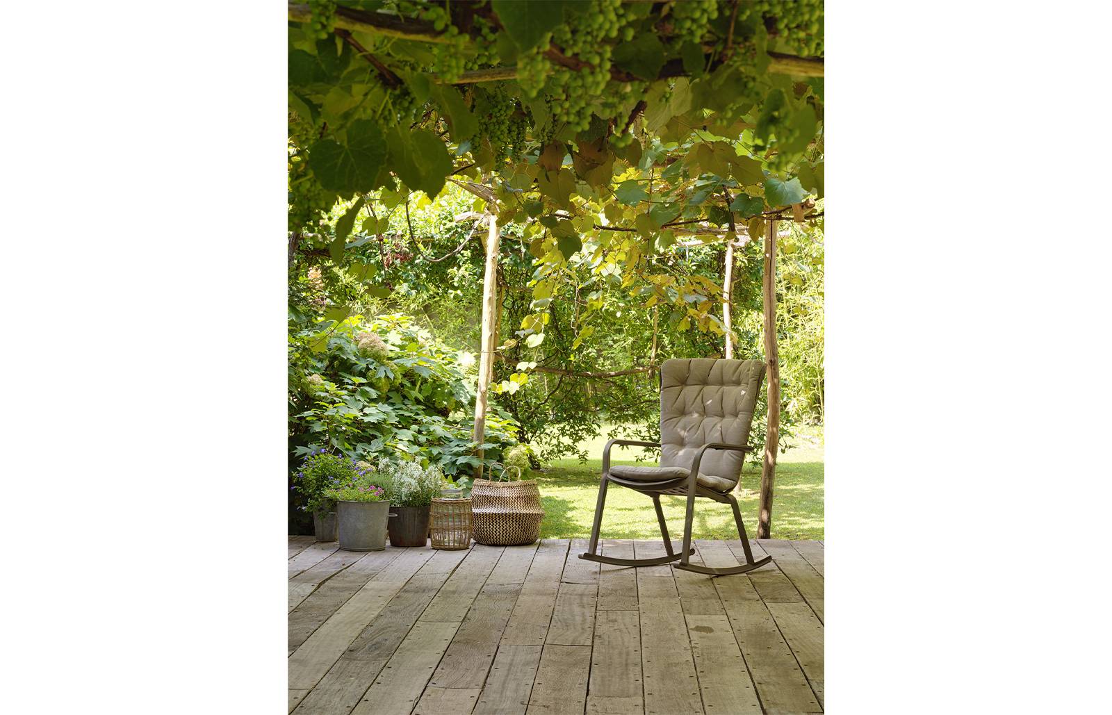 ROCKING CHAIR (12) ROCKING CHAIR 12